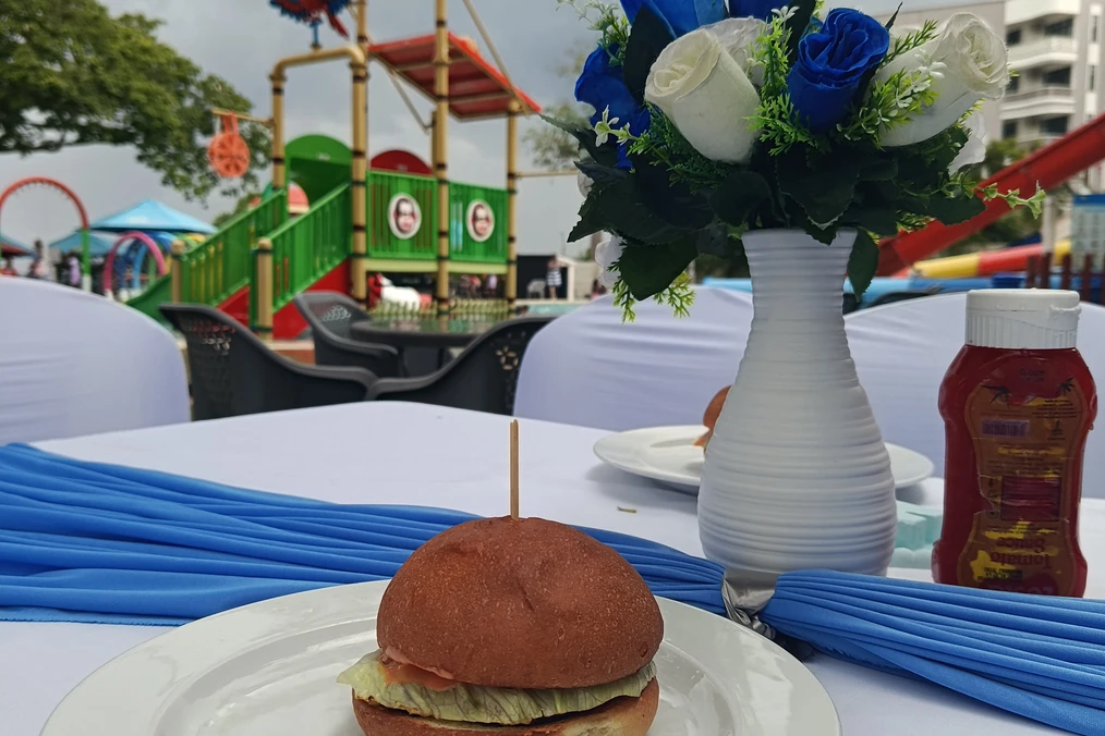 Beachfront Restaurant & Lounge